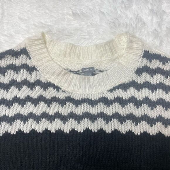 Aerie Knit Sweater Size Small Pullover Long Sleeve Wool Blend White Gray - Picture 3 of 10